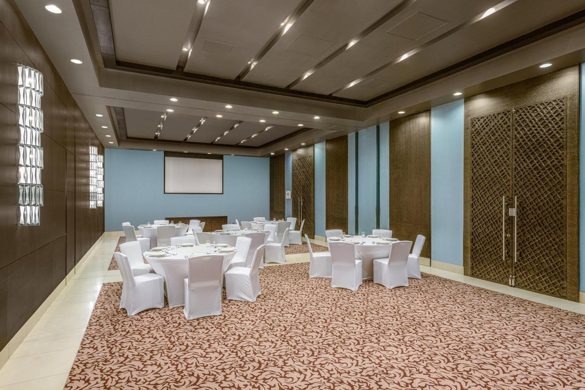 瑞汉希里罗塔纳酒店 艾因 外观 照片 Meeting room