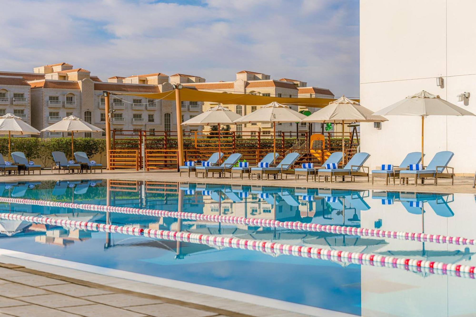 瑞汉希里罗塔纳酒店 艾因 外观 照片 The pool at the Athens Olympic Aquatic Centre
